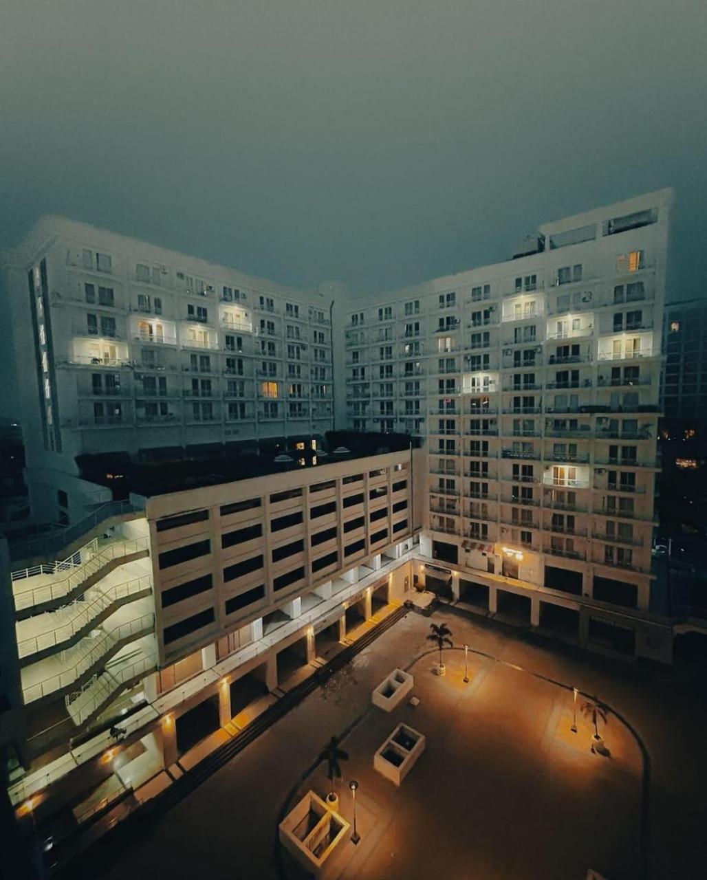 Dolphin Inn & Suites Manhattan Lucknow Buitenkant foto